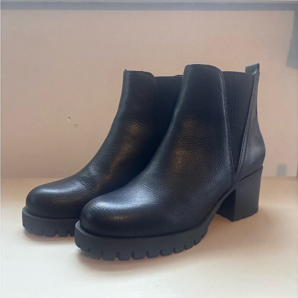 Women’s MIA boots